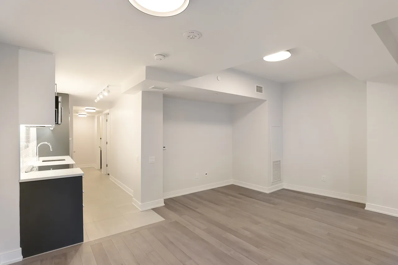 2525 Bathurst St