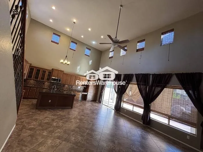 2747 W Silver Fox Way, Phoenix, AZ 85045, USA