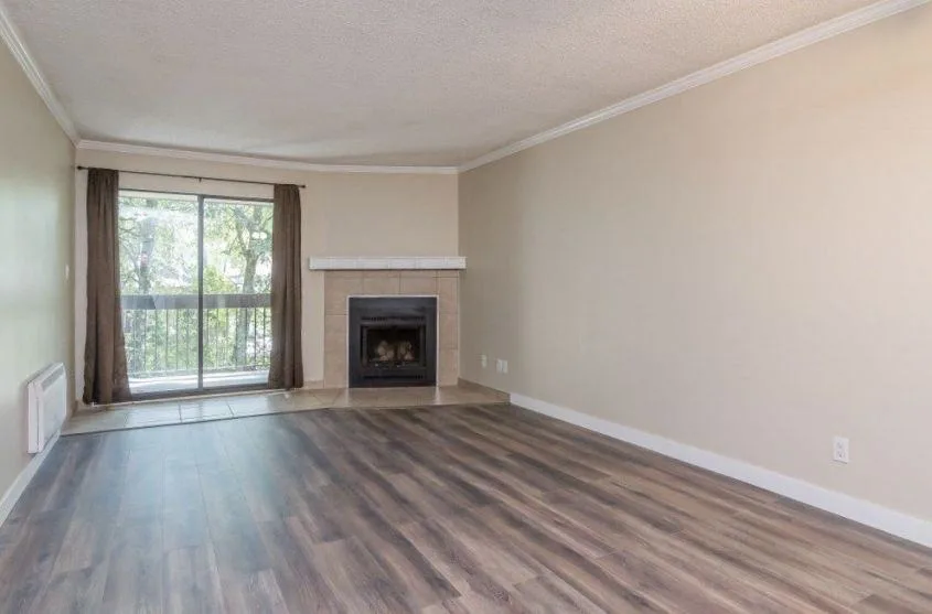 10560 154 St, Surrey, BC V3R 8A3, CAN