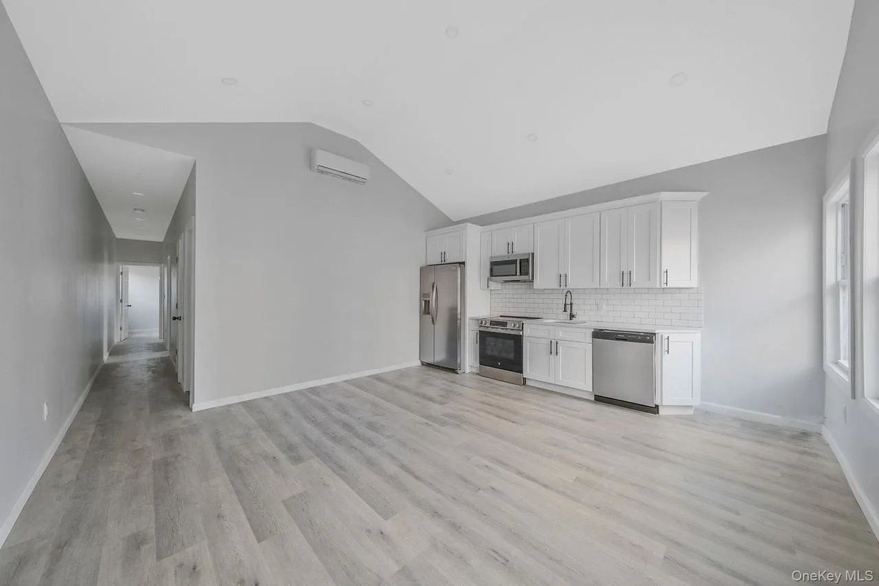 224 Amber Street, Brooklyn, NY 11208, USA
