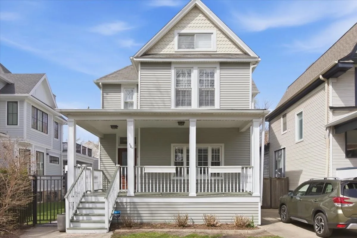 1828 W Berenice Ave, Chicago, IL 60613, USA