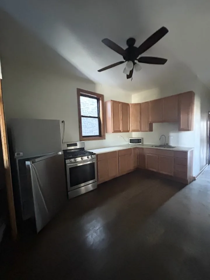 2827 N Milwaukee Ave, Chicago, IL 60618, USA