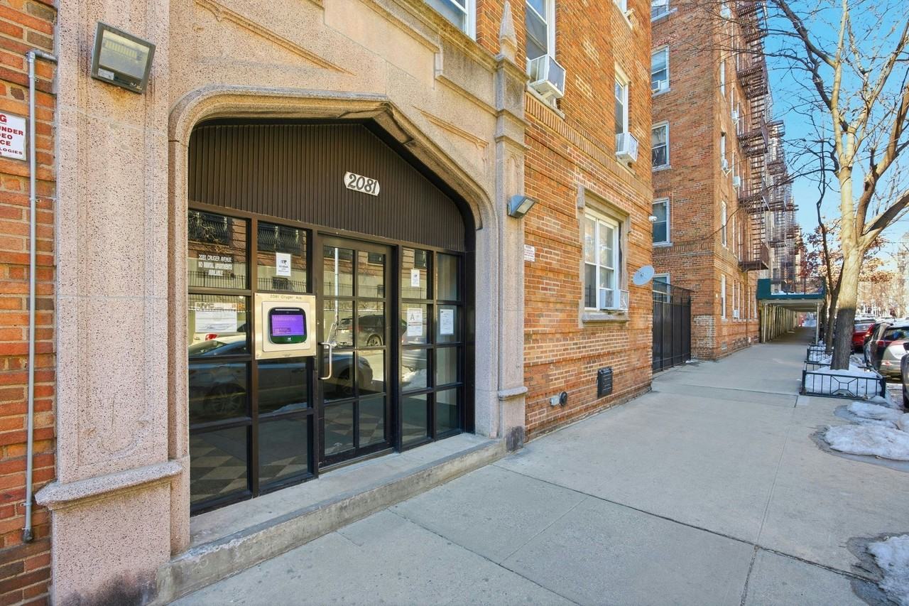 2081 Cruger Ave, The Bronx, NY 10462, USA