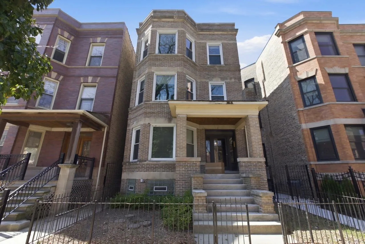 3716 N Racine Ave, Chicago, IL 60613, USA