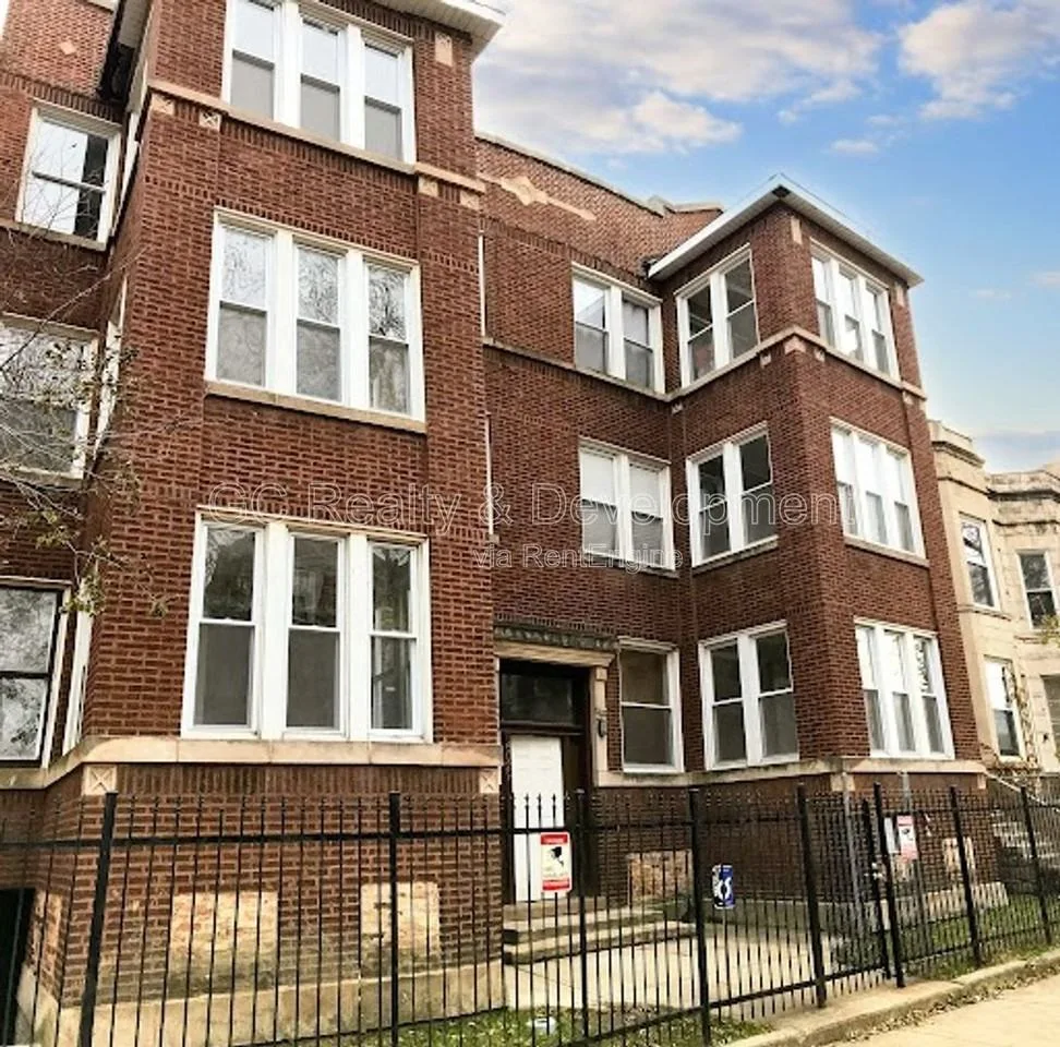 6031 S Eberhart Ave, Chicago, IL 60637, USA