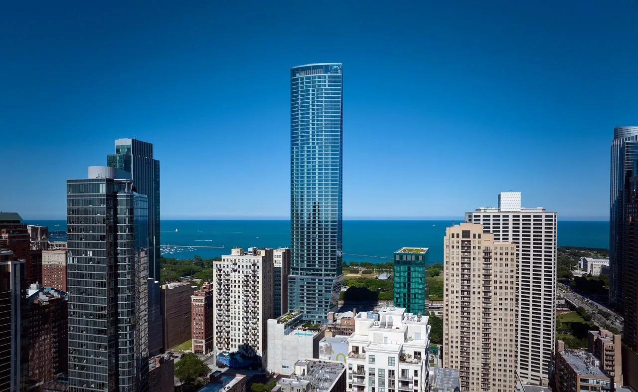 1000M Apartments