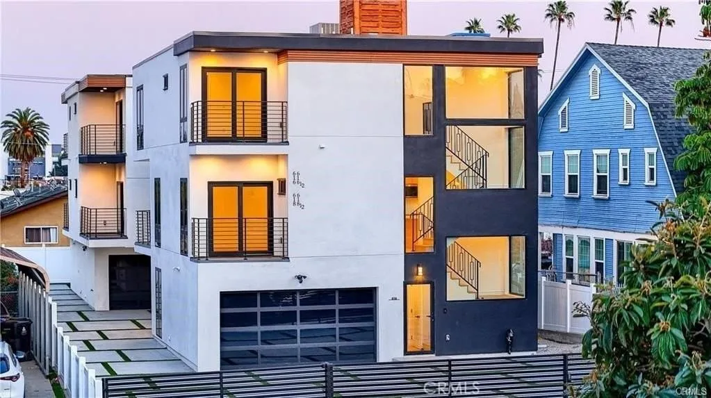 618 N Mariposa Ave, Los Angeles, CA 90004, USA