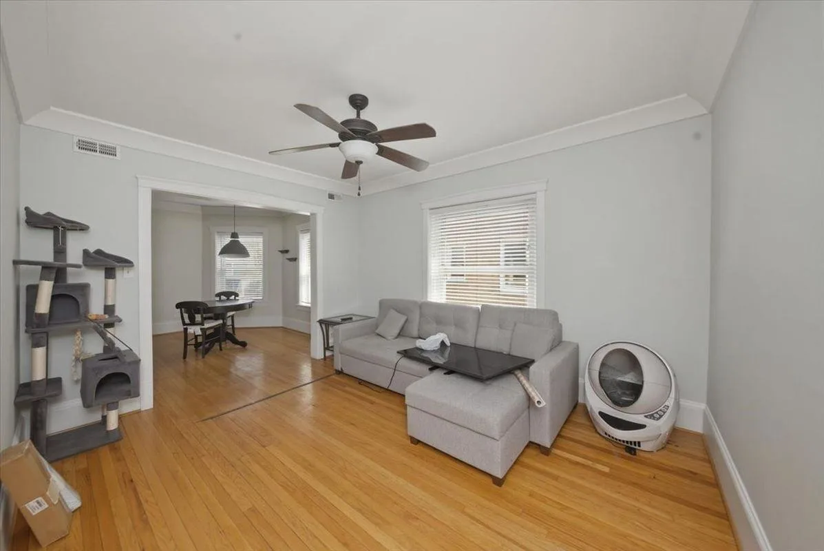 1849 West Greenleaf Avenue, Chicago, IL 60626, USA
