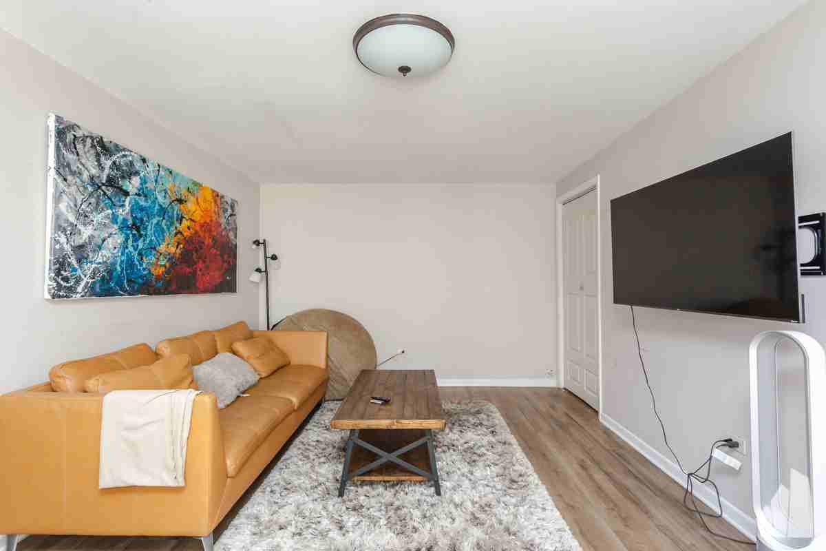 6427 N Hermitage Ave, Chicago, IL 60626, USA