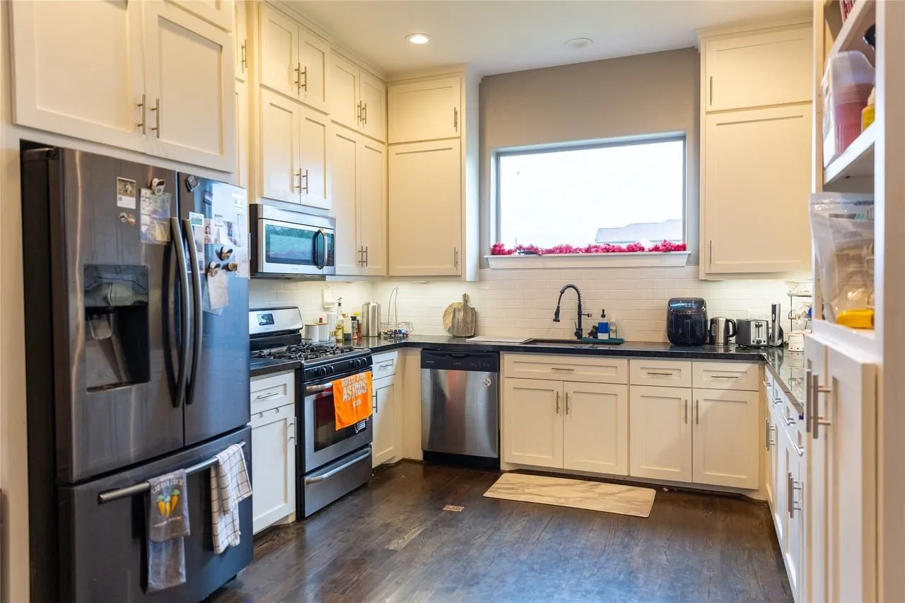 2903 Blodgett St, Houston, TX 77004, USA