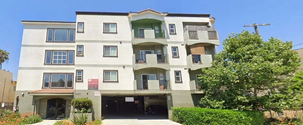 Yaya Laurel 1 Apartments