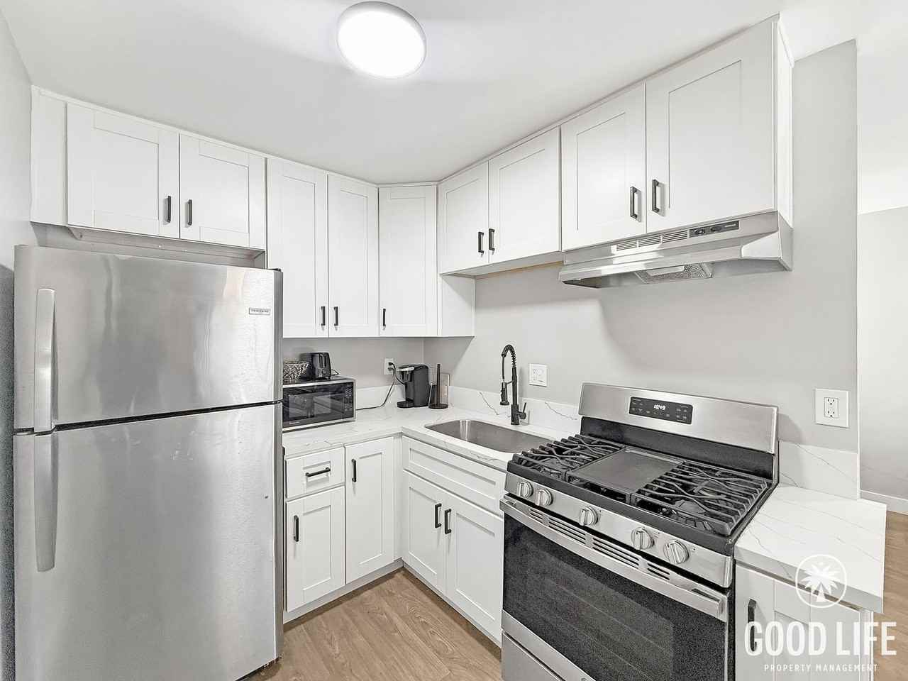 49th St (Units 1-8)