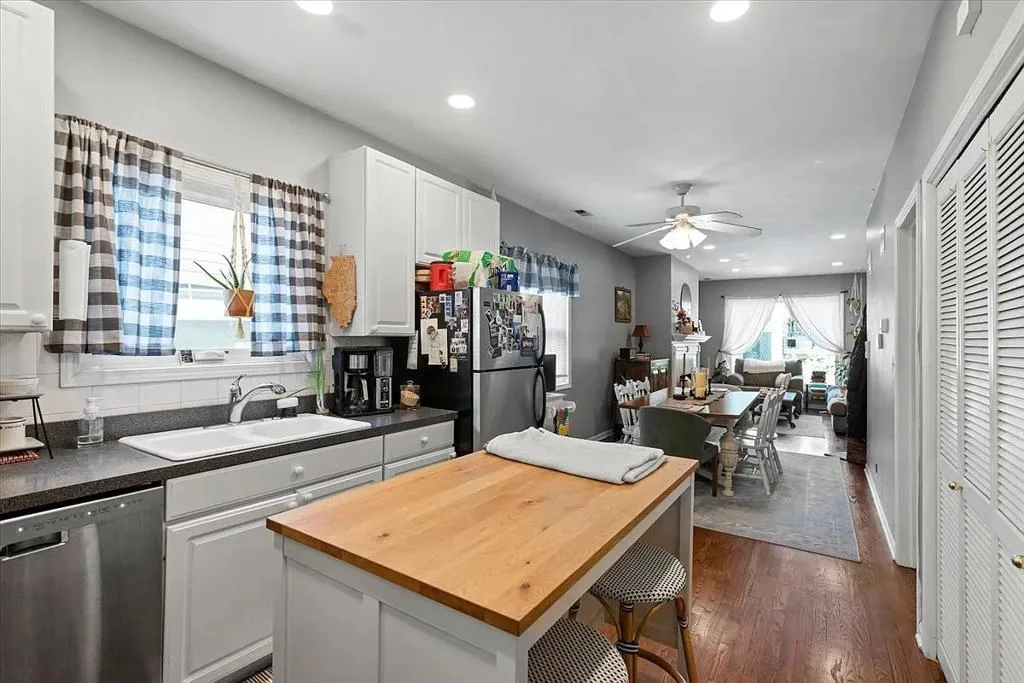 1345 W Walton St, Chicago, IL 60642, USA