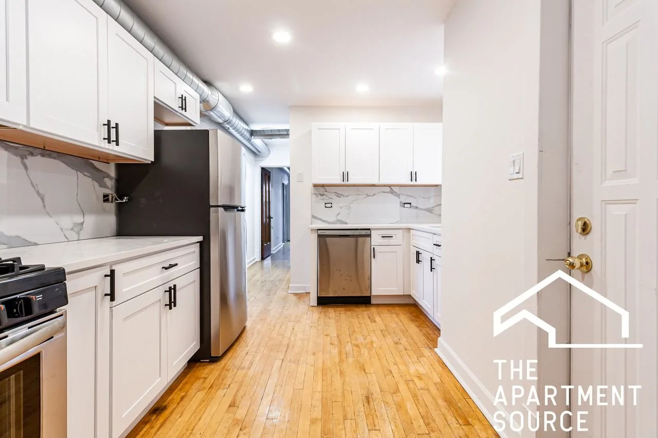 3838 W George Street, Chicago, IL 60618, USA