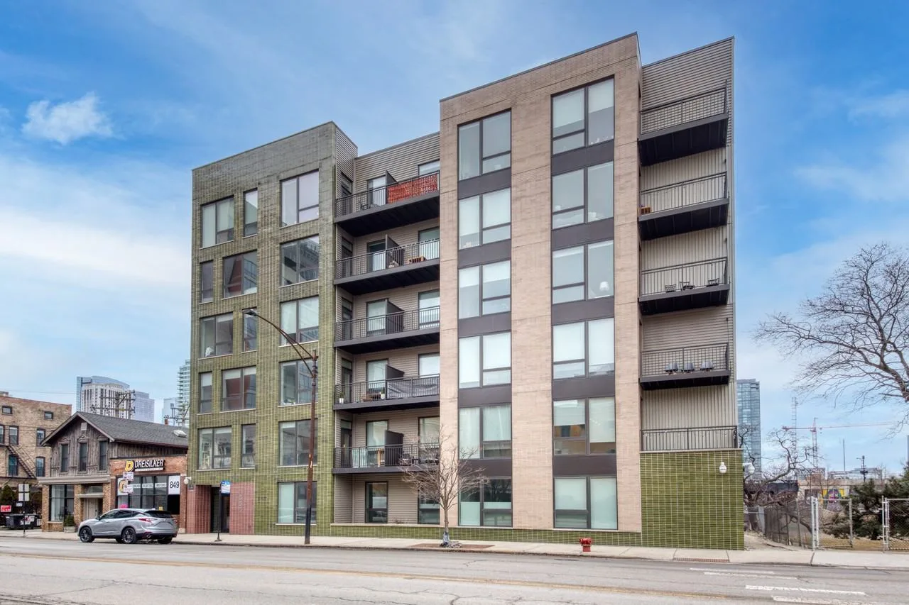 851 W Grand Ave, Chicago, IL 60642, USA