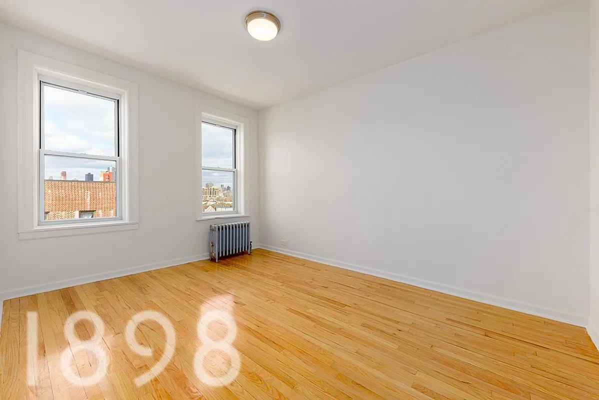 38-05 Crescent St, Long Island City, NY 11101, USA