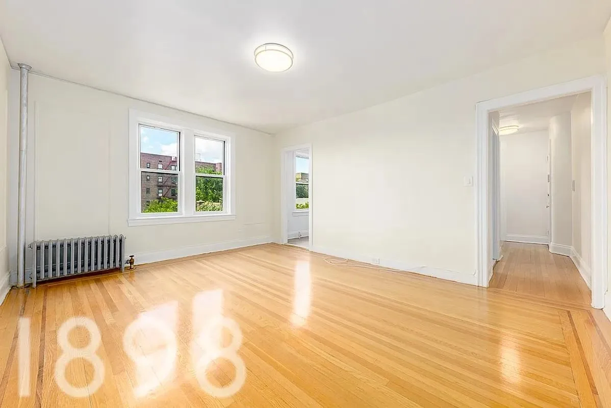 41-45 52nd Street, Woodside, NY 11377, USA