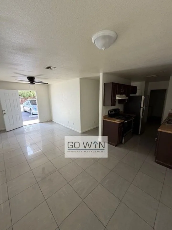3006 E Granada Rd