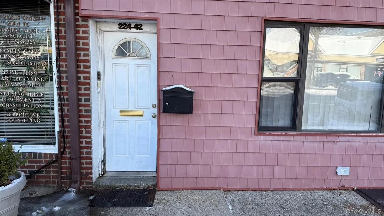 22442 Braddock Ave, Queens Village, NY 11428, USA