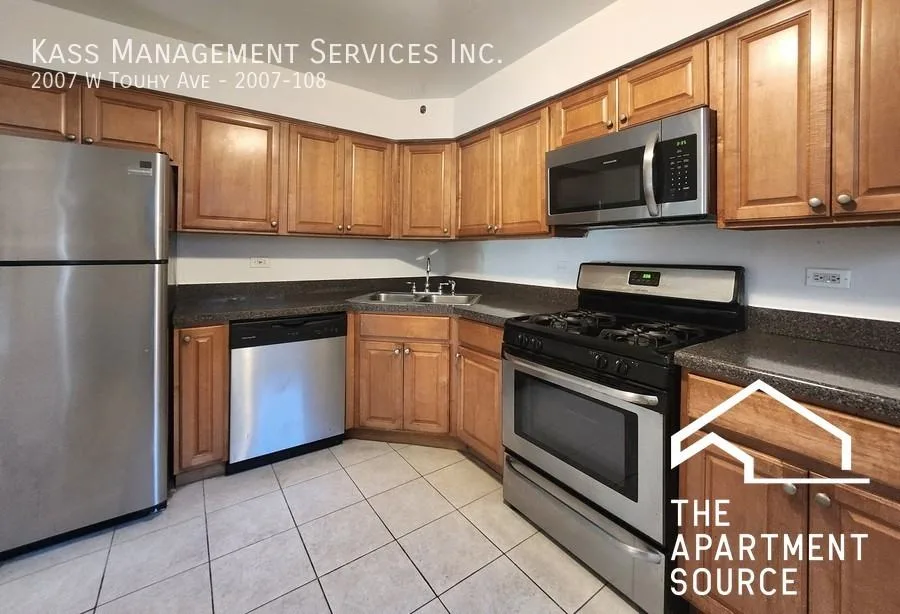 2007 W Touhy Ave, Chicago, IL 60645, USA