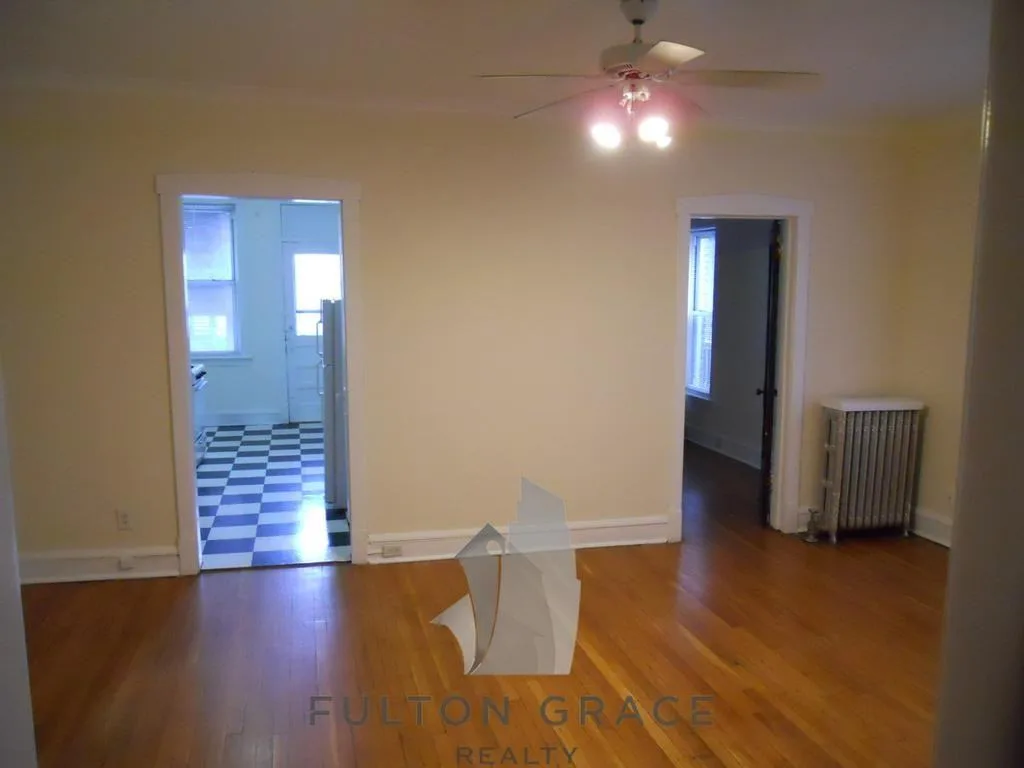 4407 North Malden Street, Chicago, IL 60640, USA