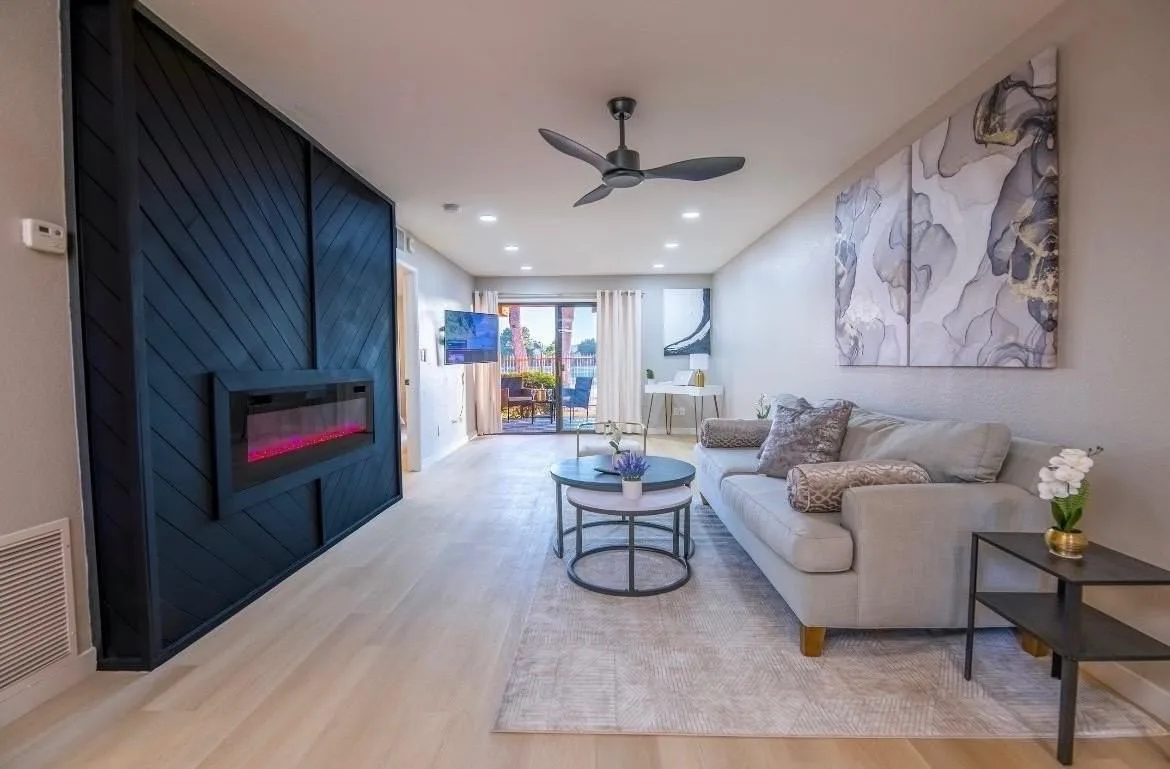 4303 E Cactus Rd, Phoenix, AZ 85032, USA