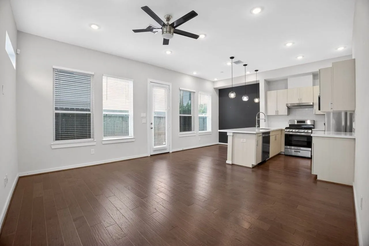 619 Thornton Oaks Ln, Houston, TX 77018, USA