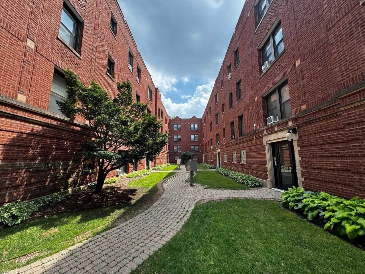 7021 N Glenwood Ave, Chicago, IL 60626, USA