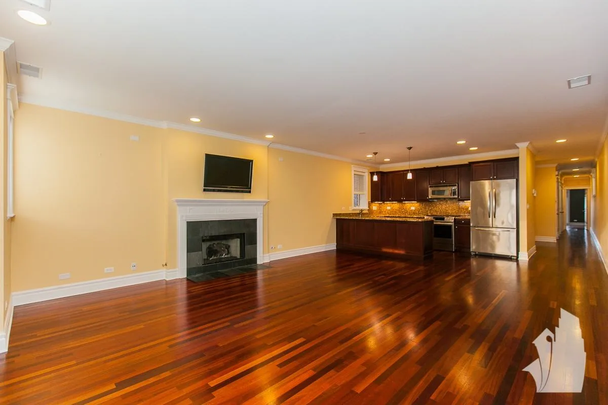 3841 N Southport Ave, Chicago, IL 60613, USA
