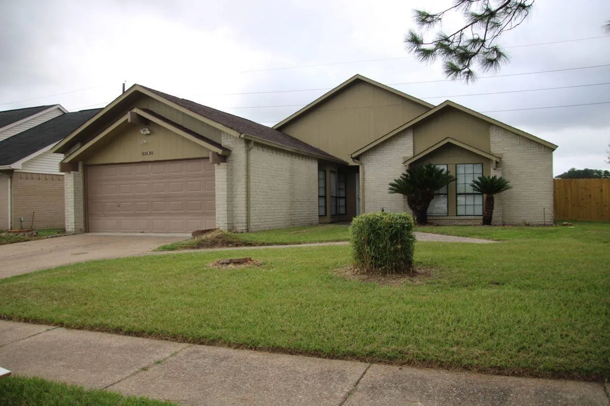 8806 Trailridge Forest Dr, Houston, TX 77088, USA