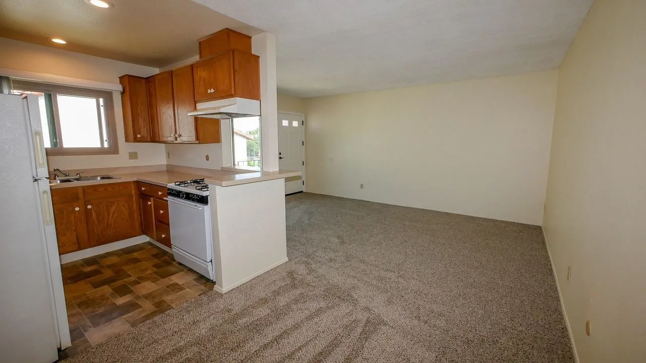 4345 Rialto St.