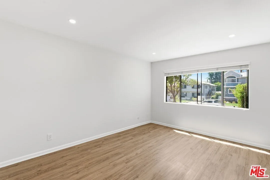 13025 Moorpark St, Los Angeles, CA 91604, USA