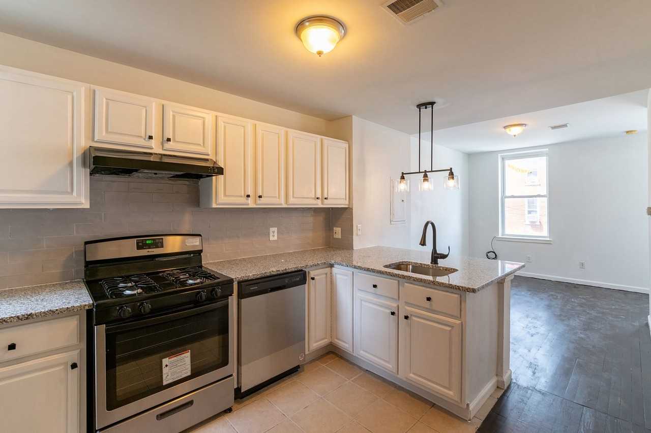 305 N 41st St