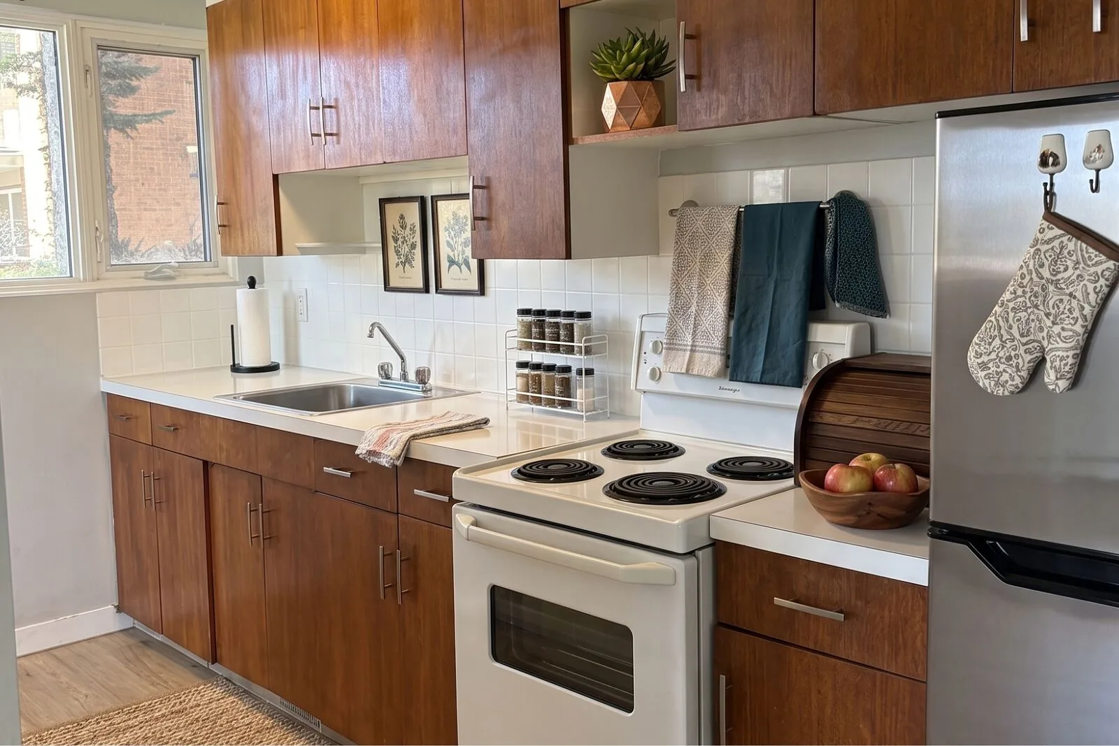 Balcony Apartments - 6110 118th