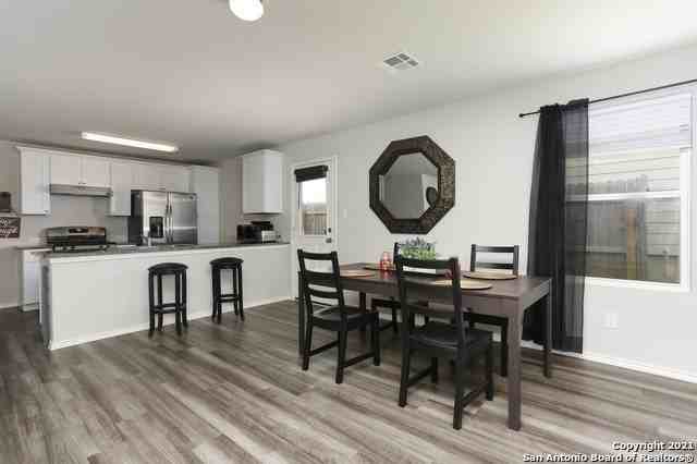 134 Samuel Kemper, San Antonio, TX 78220, USA