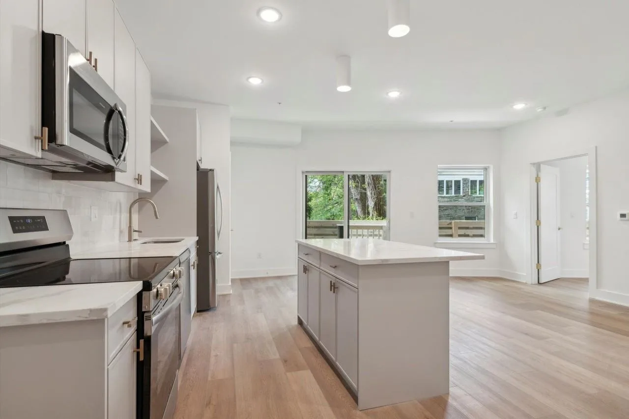 367 W Hortter St