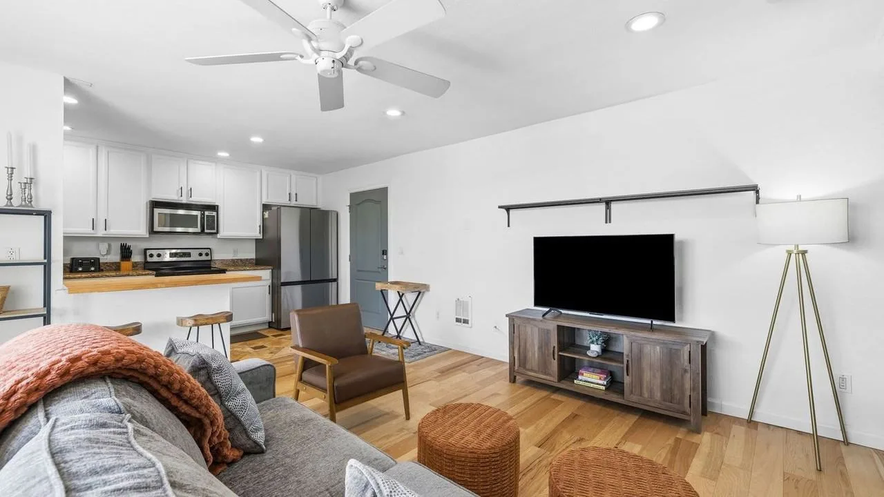 860 Turquoise St #1568497P, San Diego, CA 92109, USA