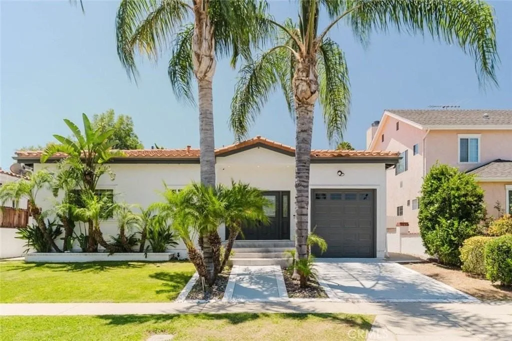 17908 Califa St, Los Angeles, CA 91316, USA
