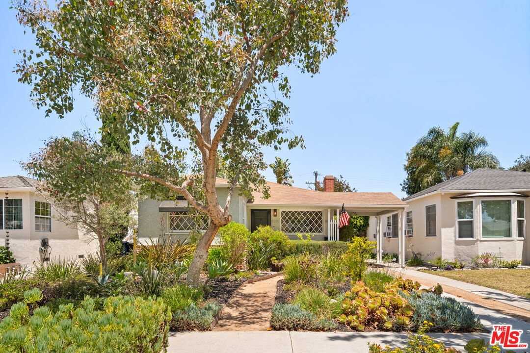 8020 Regis Way, Los Angeles, CA 90045, USA
