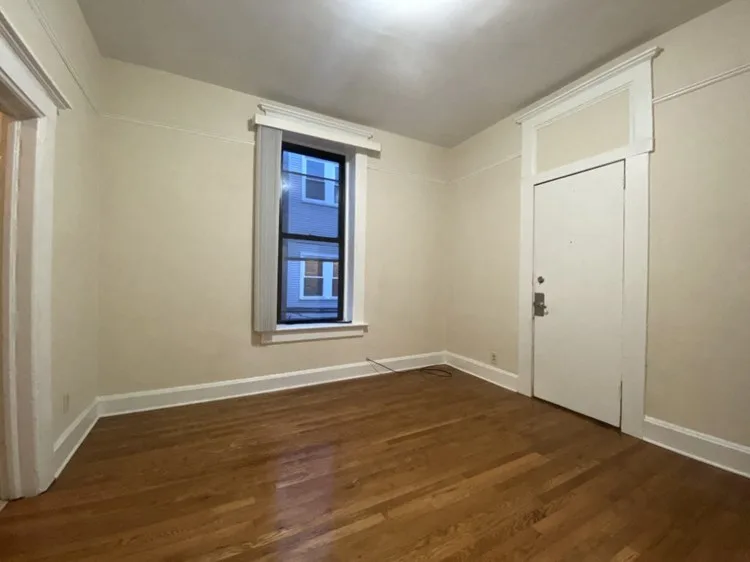 2346 W McLean