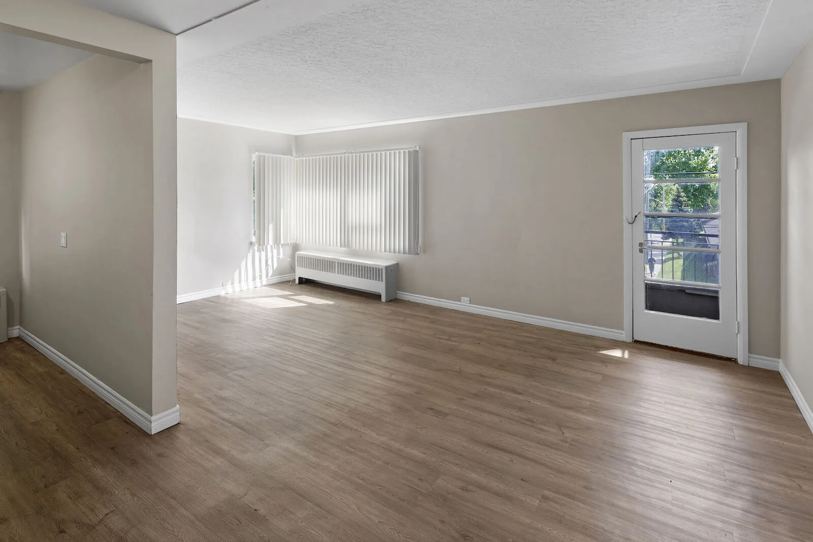1 MONTH FREE RENT*