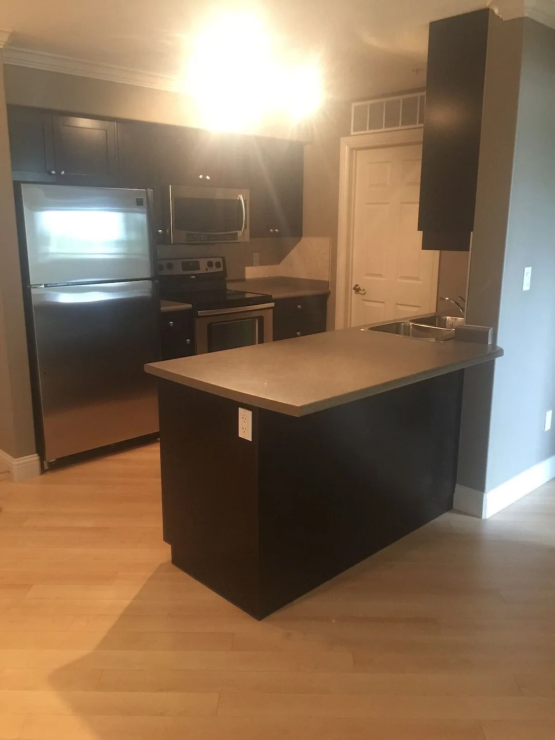 (PN 1020) Spacious 2-Bed 2 Bath Condo w/ 2 Parking in Palisades Pointe!