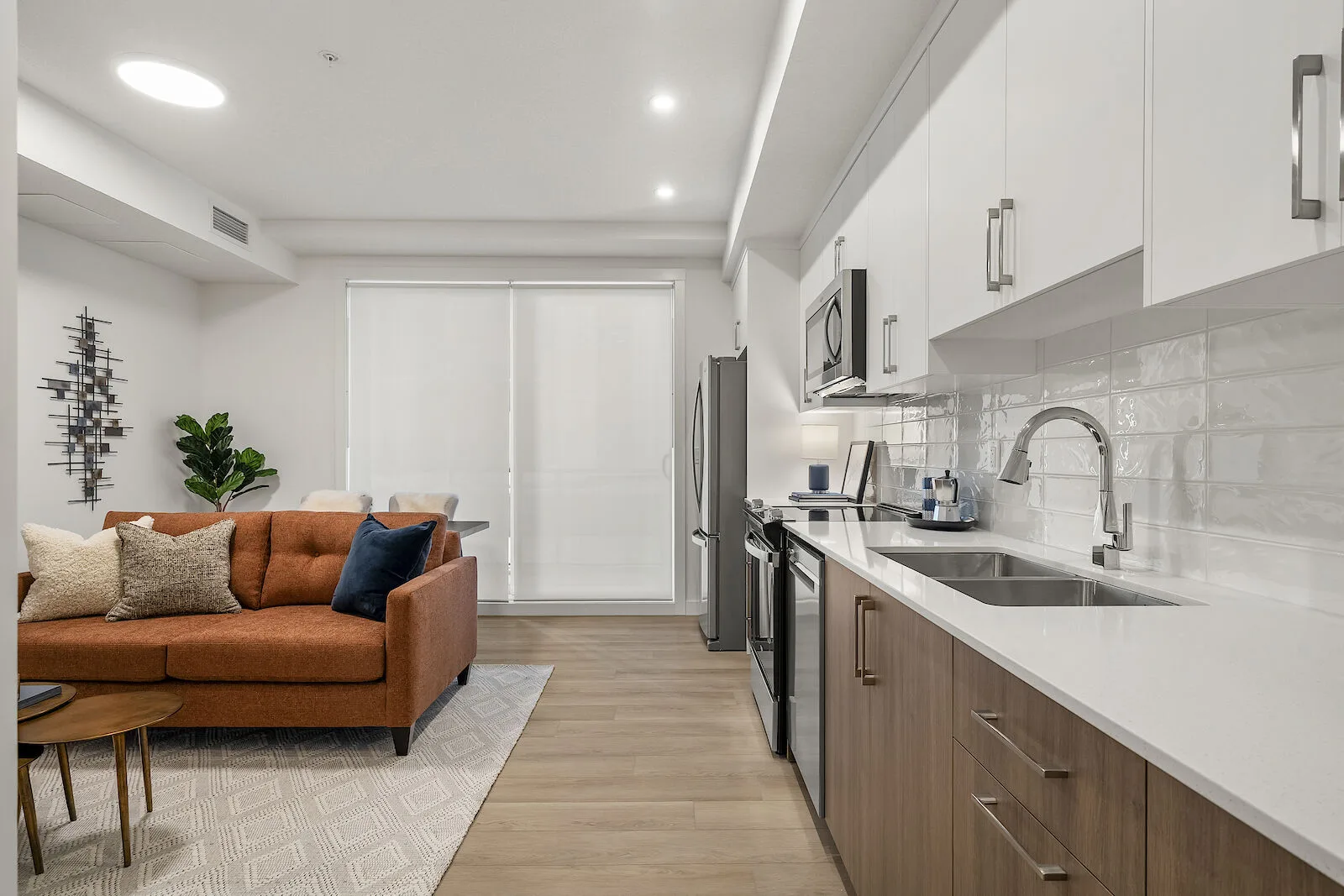 SUMMIT 77 - 85 Springborough Hill SW