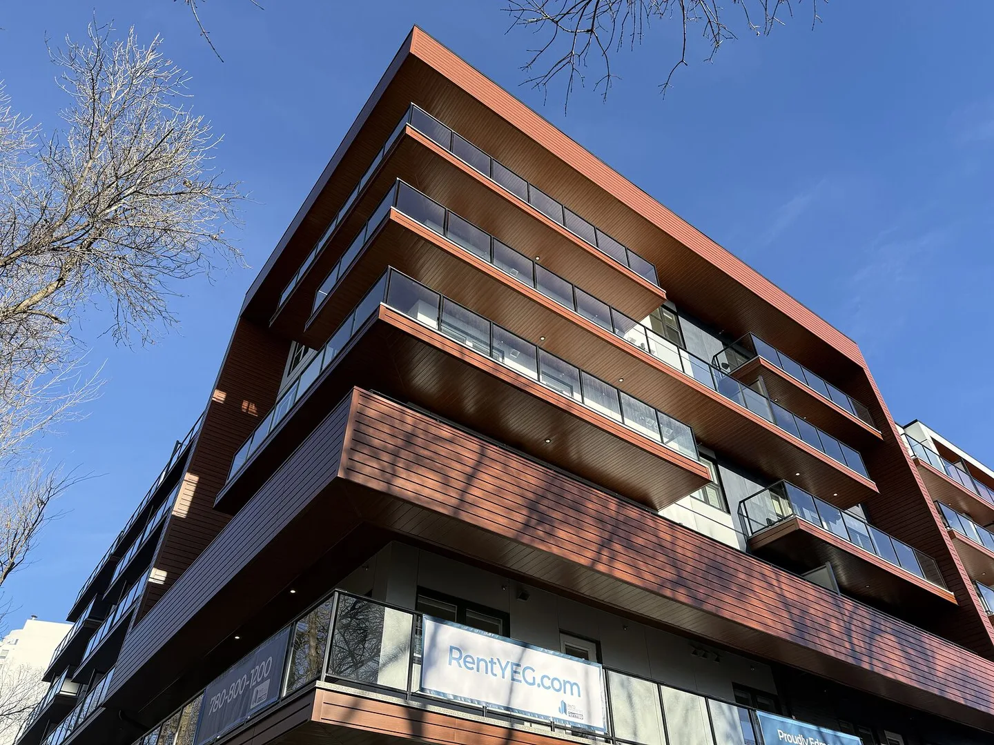 Gorgeous Apartment Townhouse Units With Private Entrance In The Heart Of Garneau