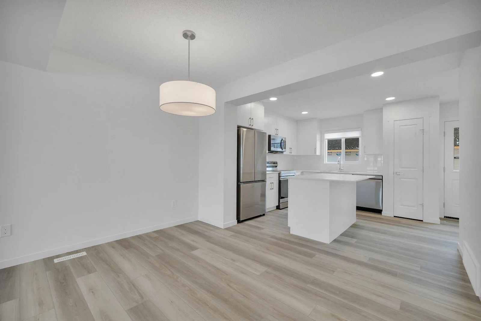 Newer 3 Bed 2.5 Bath Townhouse with Unfinished Basement - Pet Friendly!