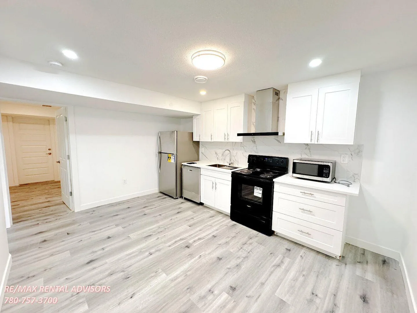 AMAZING BSMT 1 BED, 1 BATH W/A BONUS ROOM & STREET PARKING IN THE COMMUNITY OF DESROCHERS