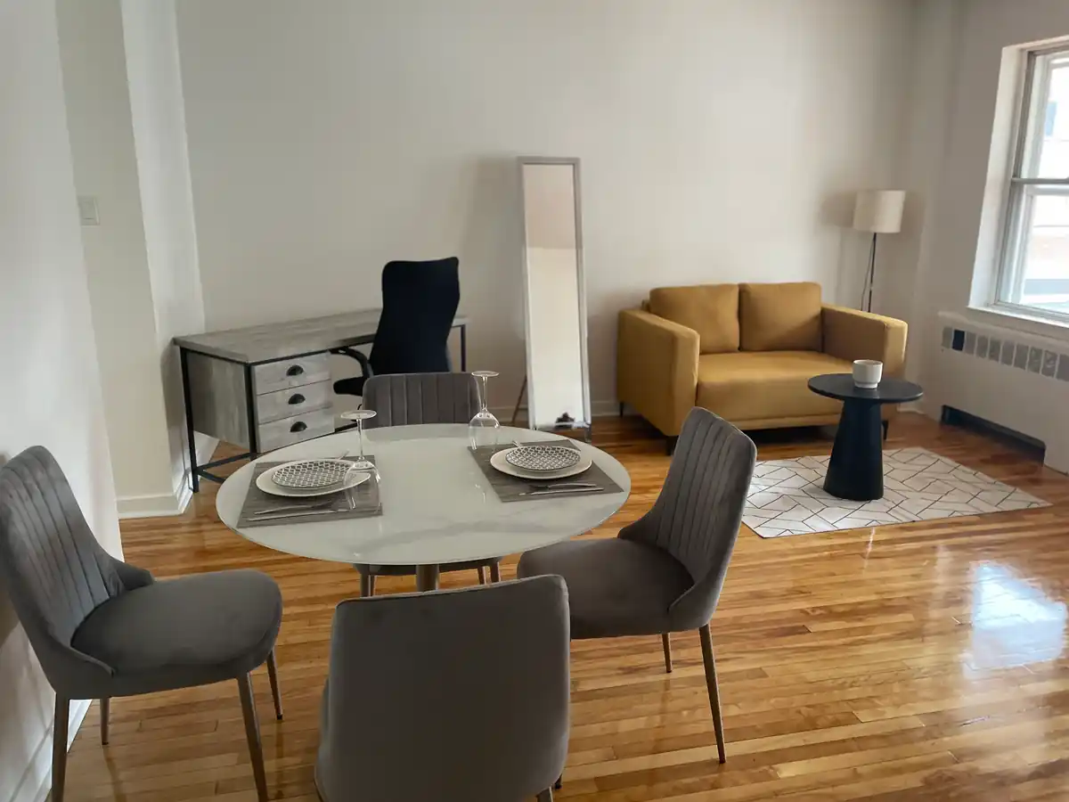 1433 Rue Towers