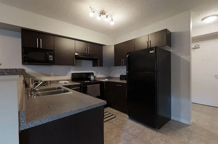 1 & 2 Bedroom Suites in Central Edmonton!