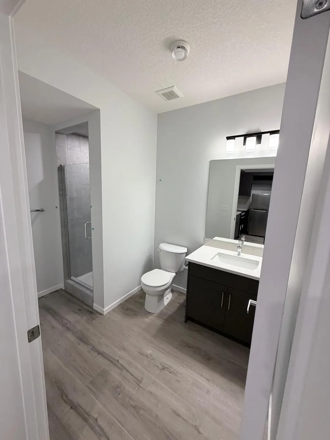 Modern 2-Bedroom Lower Suite in Yorkville SW | Private Entry | 750 Sq Ft