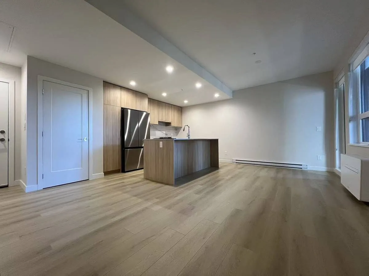 Brand New Ground Floor 2BD2BTH Condo for Rent A/C, Laundry, Parking incl.
